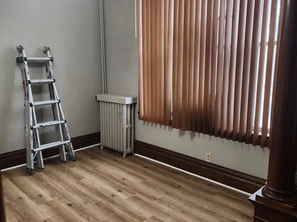 1363 Iowa St, Dubuque, IA