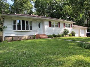 71 Camp Ln, Fairfield, NJ 07004