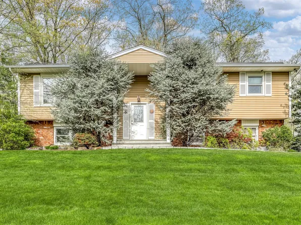 19 Strathmore Drive, New City, NY 10956