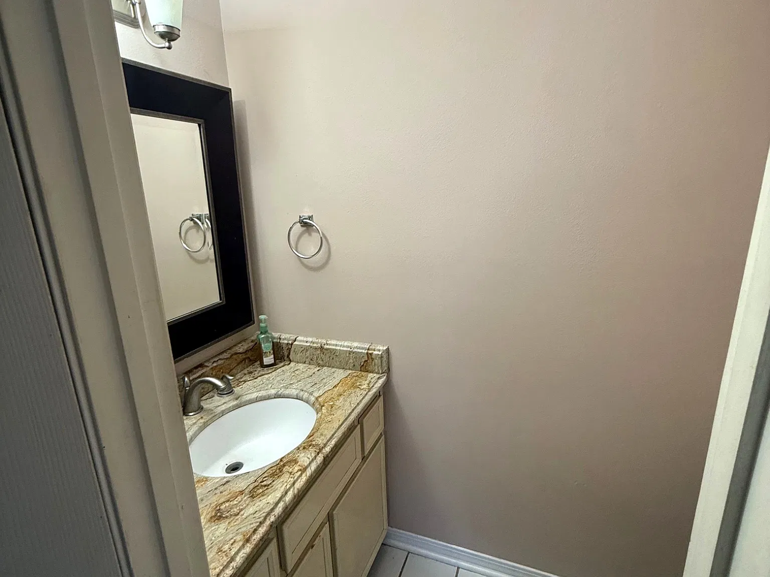 2 bed, 2.5 bath, 1320 sqft, $1,750 — Photo 4