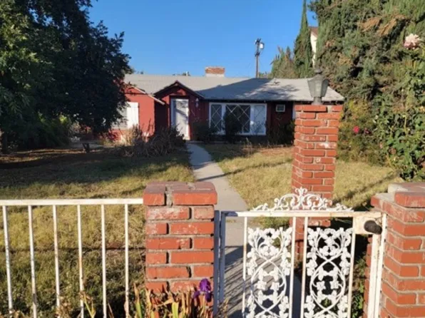 17337 Saticoy St, Northridge, CA 91325