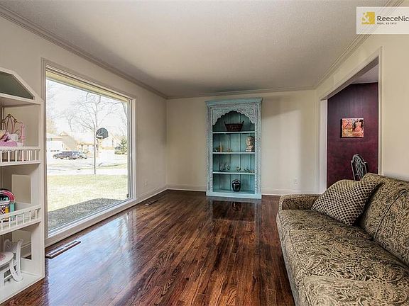 5th image of 8203 W 98th St