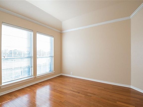 5th image of 11780 Creekwood Dr