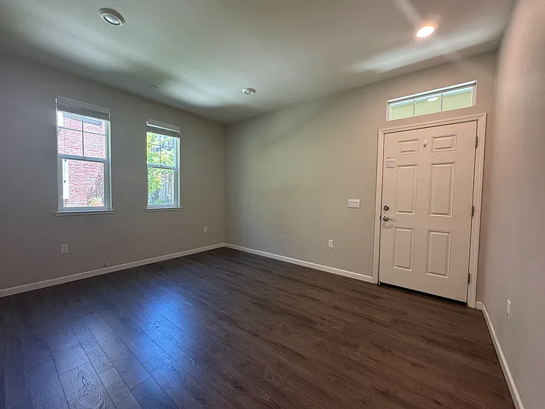 1026 Abruzzo Ln #1 — Photo 14