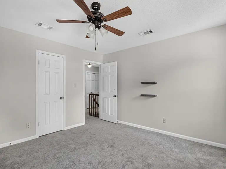 17 Laver Cir — Photo 27