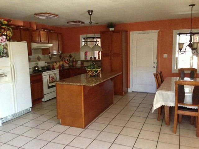 2nd image of 1858 Panama Ave