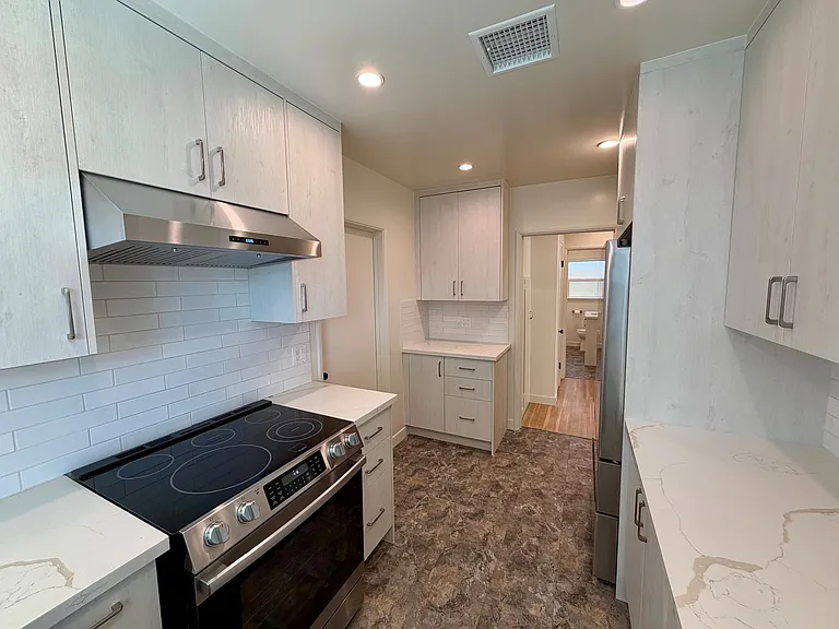 131-133 Poinsettia Ave #131 — Photo 6