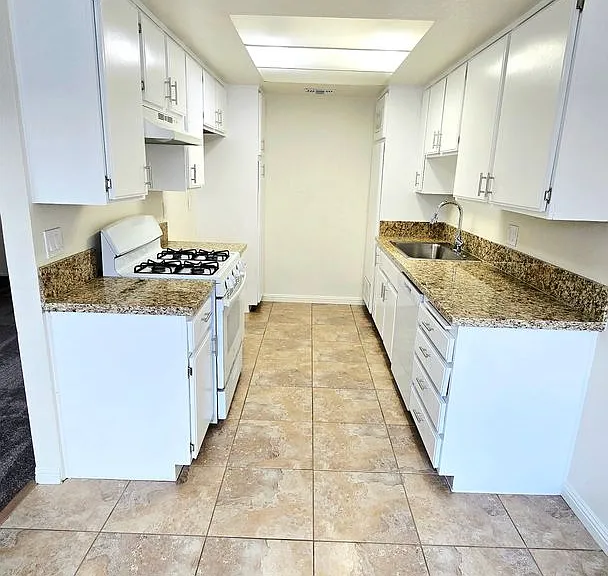 185 S Laurel Ave — Photo 1