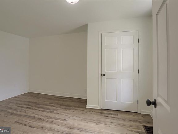 4th image of 349 E Burd St