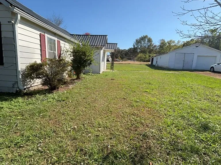 312 Higginbotham Rd — Photo 4