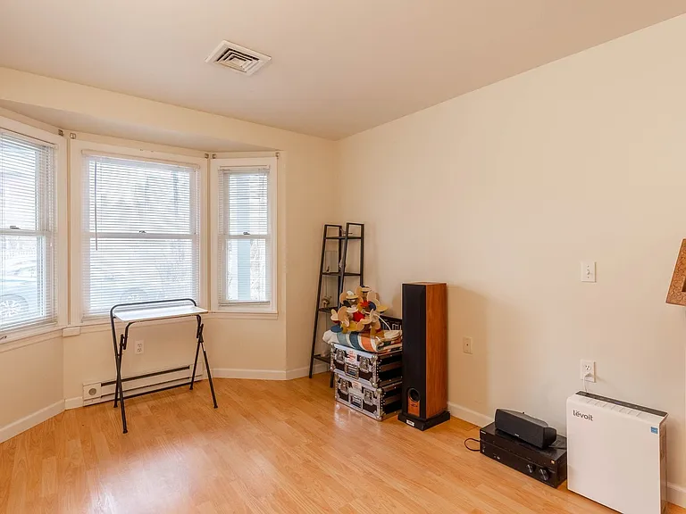 208-210 Vaughan Street — Photo 27
