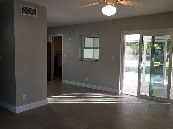 4th image of 223 Wilshire Dr