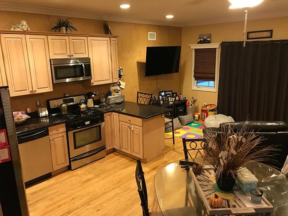 2nd image of 188 Sneden Ave