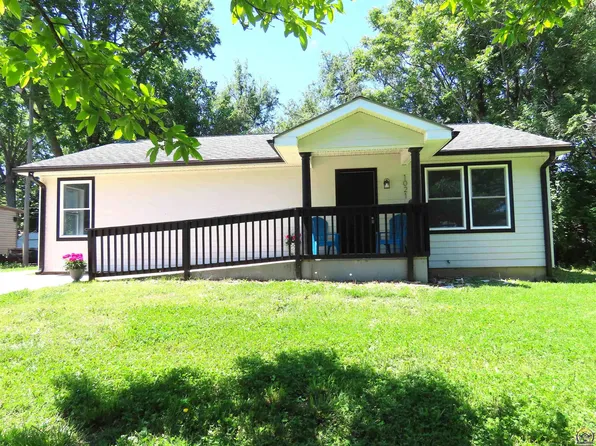 1021 SW Boswell Ave, Topeka, KS 66604