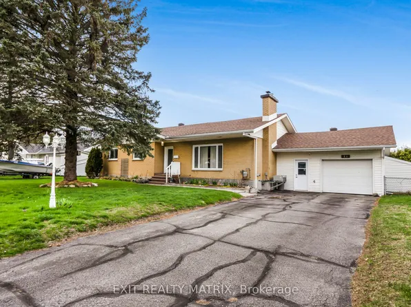 21 Frost Ave, Champlain, ON K6A 2T7