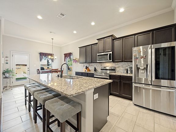 3rd image of 3421 Hanan St