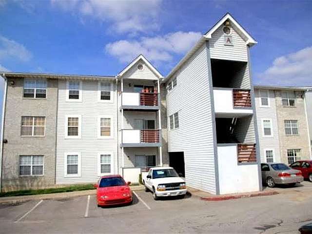 927  Emery Rd A301 Lawrence, KS listing photo #1