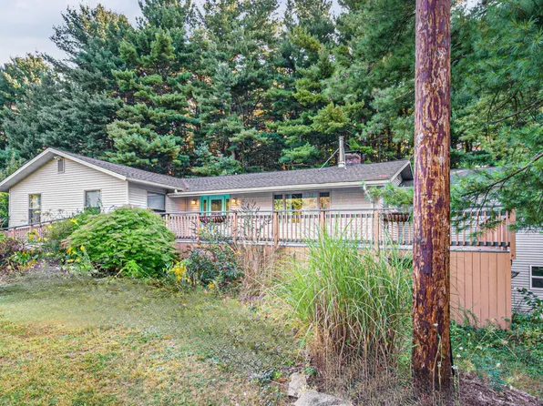 5220 Sutton Rd, Ann Arbor, MI 48105