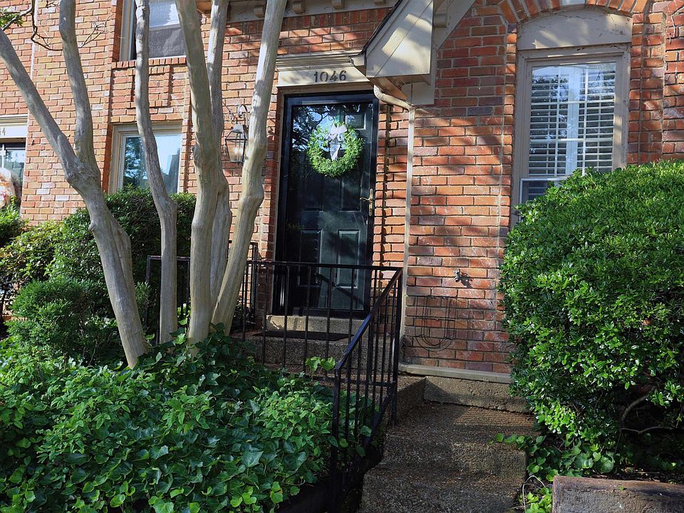 1st image of 1046 Park Court Dr