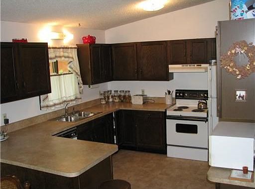 3rd image of 3825 Elmhill Dr