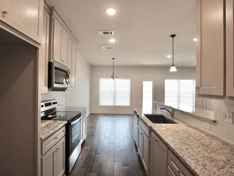 703 Freedom Way — Photo 14