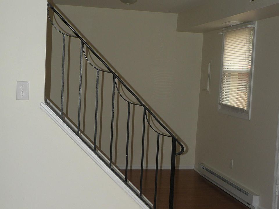 Typical first floor. This will be newly painted with new laminate flooring