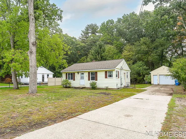 14664 154th Ave, Grand Haven, MI 49417