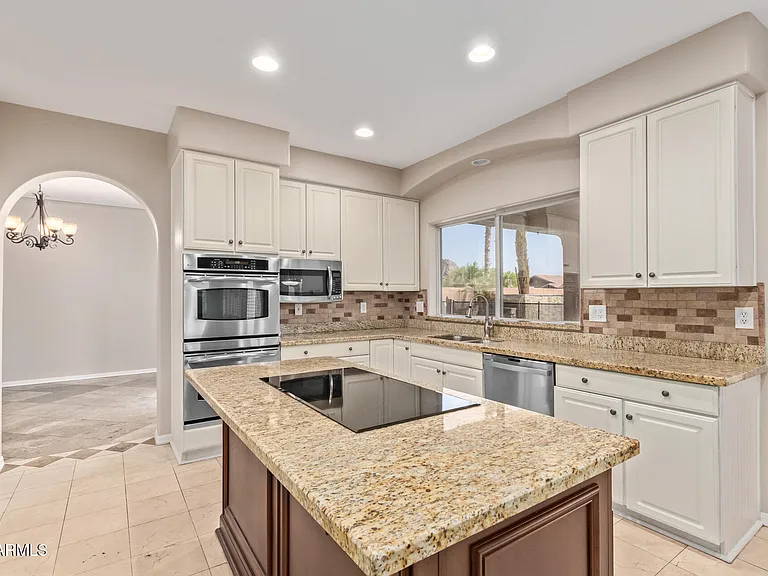 1211 E Desert Flower Ln — Photo 12