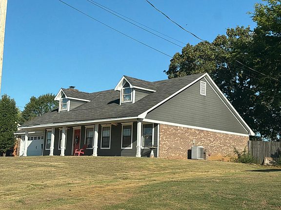 2nd image of 2606 Huckleberry Trl