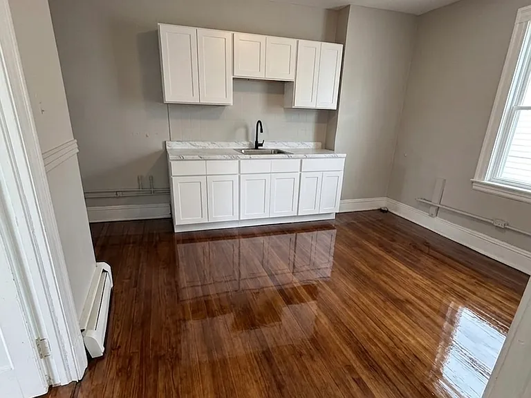 338 Jefferson St #3B — Photo 4