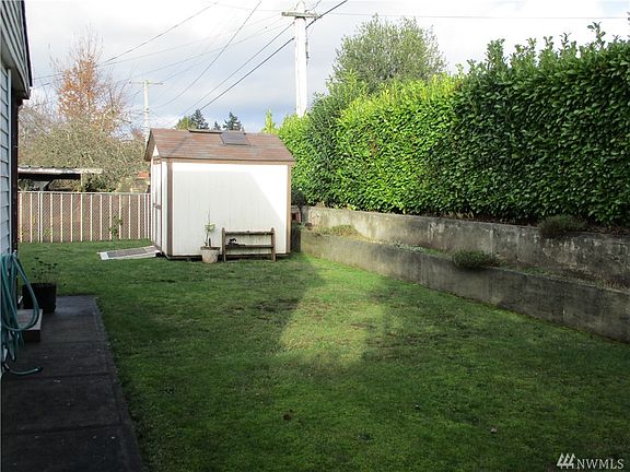 4th image of 2452 Veldee Ave