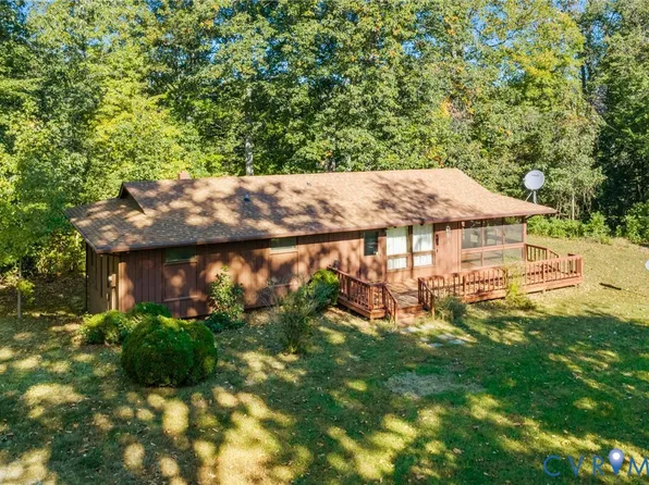 87 Pier Pl, Kinsale, VA 22488