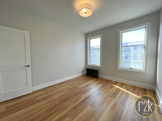 Rented by Realty 2000 Corp | media 19