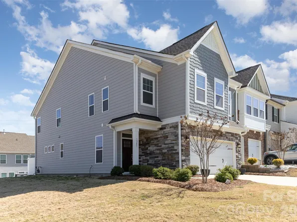 1243 Pebble Grove Dr #442, Clover, SC 29710