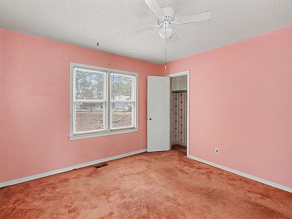 11th image of 1604 SW 39th St