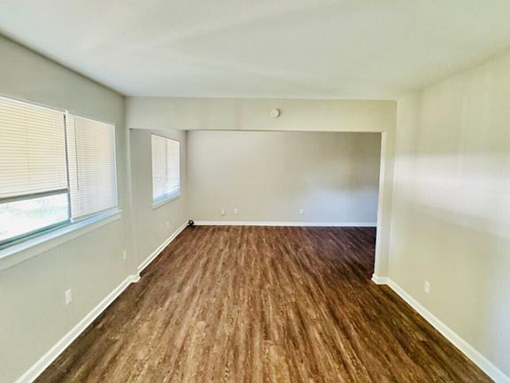 5th image of 816 Lakeside Dr