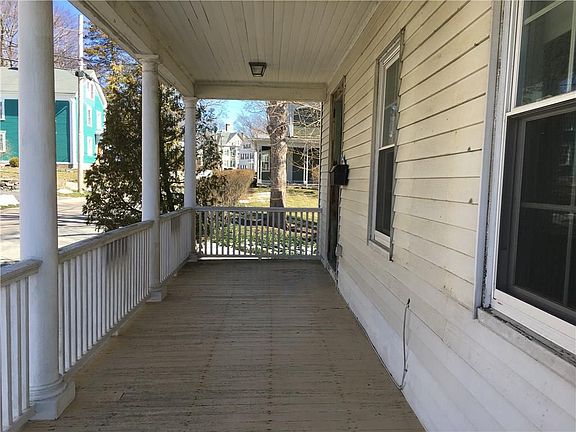 4th image of 34 Liberty St
