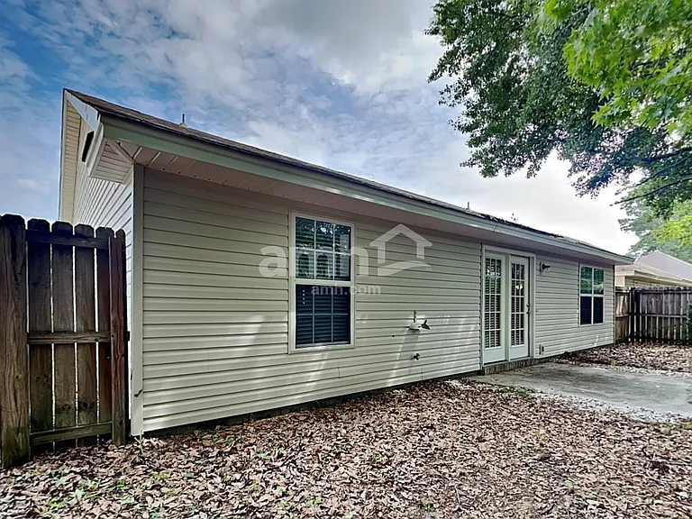 117 W Tisbury Ln — Photo 19