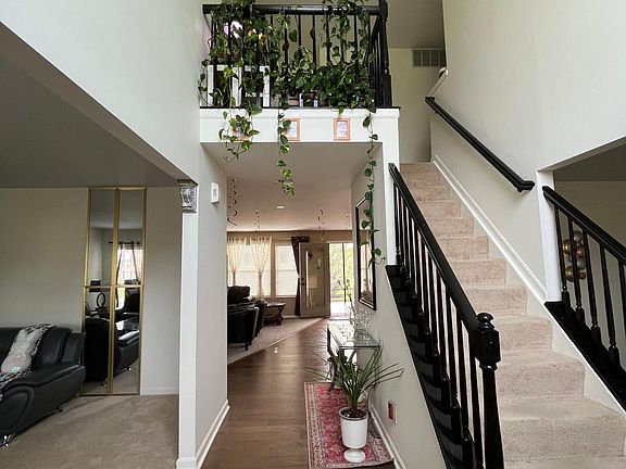 3rd image of 3678 Springside Dr