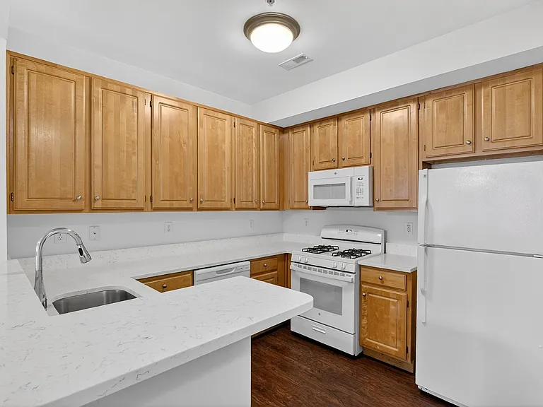 The Apartments At Weatherby — Photo 15