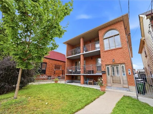 277 Harvie Ave, York, ON M6E 4L1
