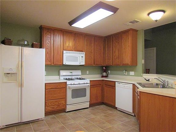 5th image of 190 Paddington Dr