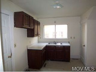 2nd image of 617 Olive St