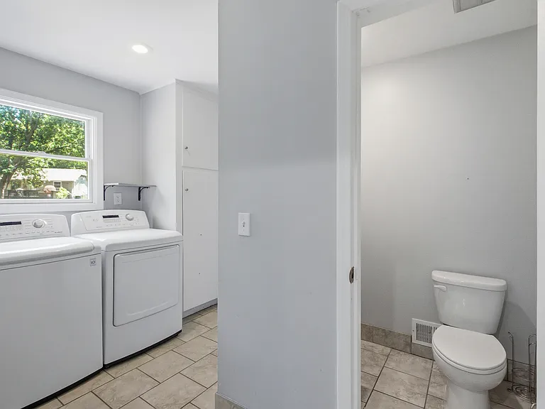 8 W Bridlespur Ter — Photo 16