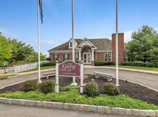 1105 Balsam Dr, New Windsor, NY 12553