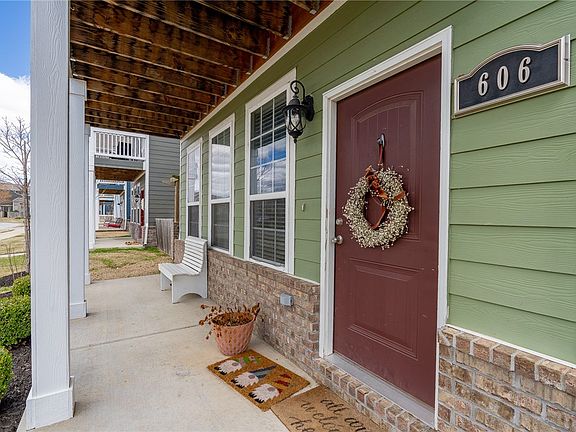 2nd image of 606 N Tennyson Ln