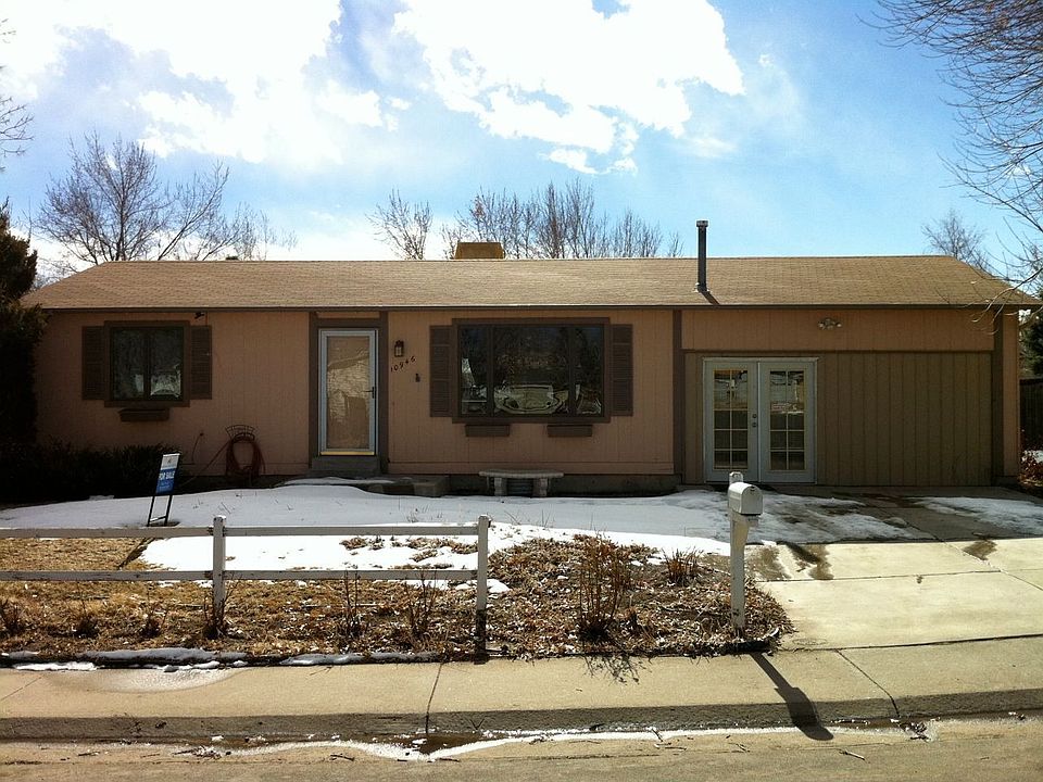 Large lot, Great Location