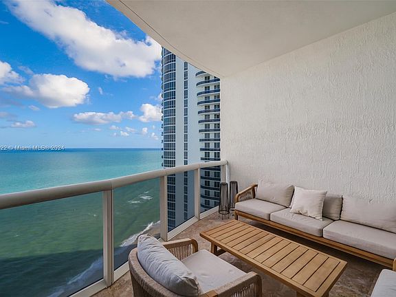 4th image of 15901 Collins Ave APT 2506