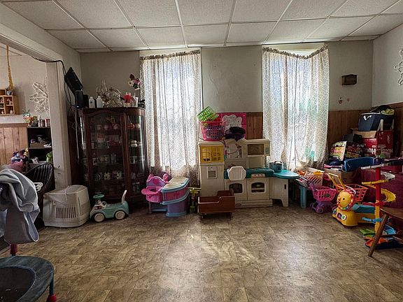 5th image of 616 Cypress St