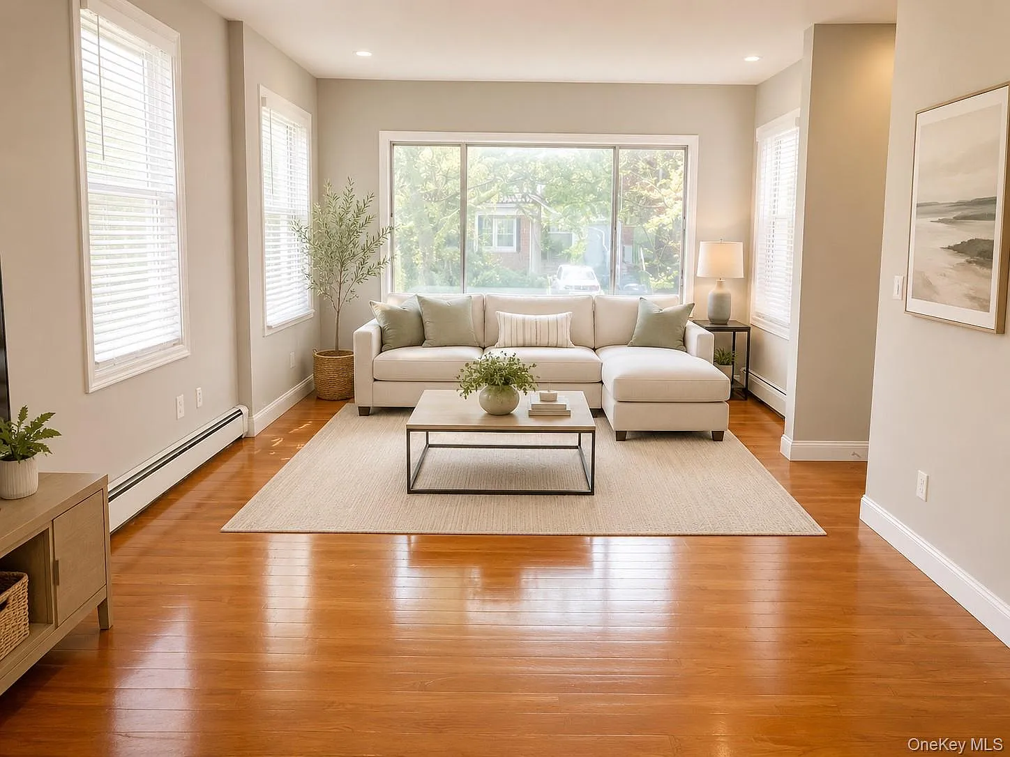 3 bed, 1.0 bath, 1958 sqft, $3,500 — Photo 1